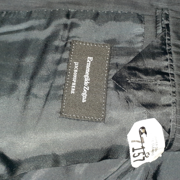 Ermenegildo Zegna Two Piece Suit. - Picture 6 of 7